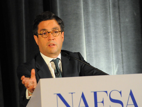 Luis Alberto Moreno at NAFSA 2009